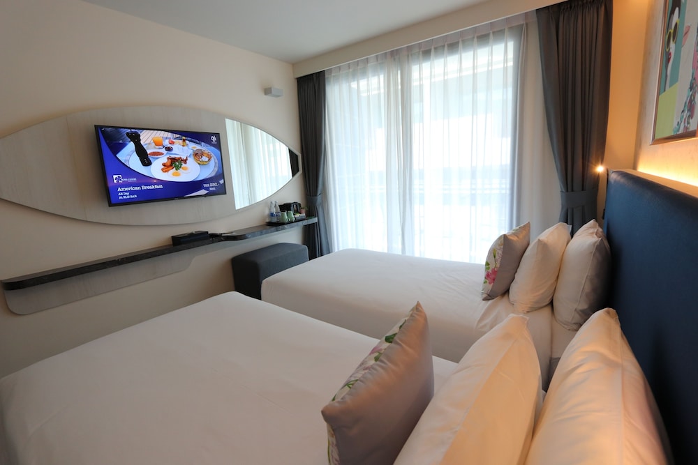 Hotel Clover Patong Phuket 18/75