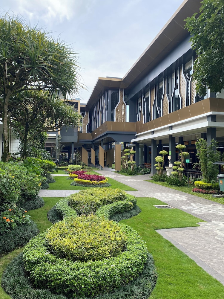Griya Persada Convention Hotel And Resort 48/50