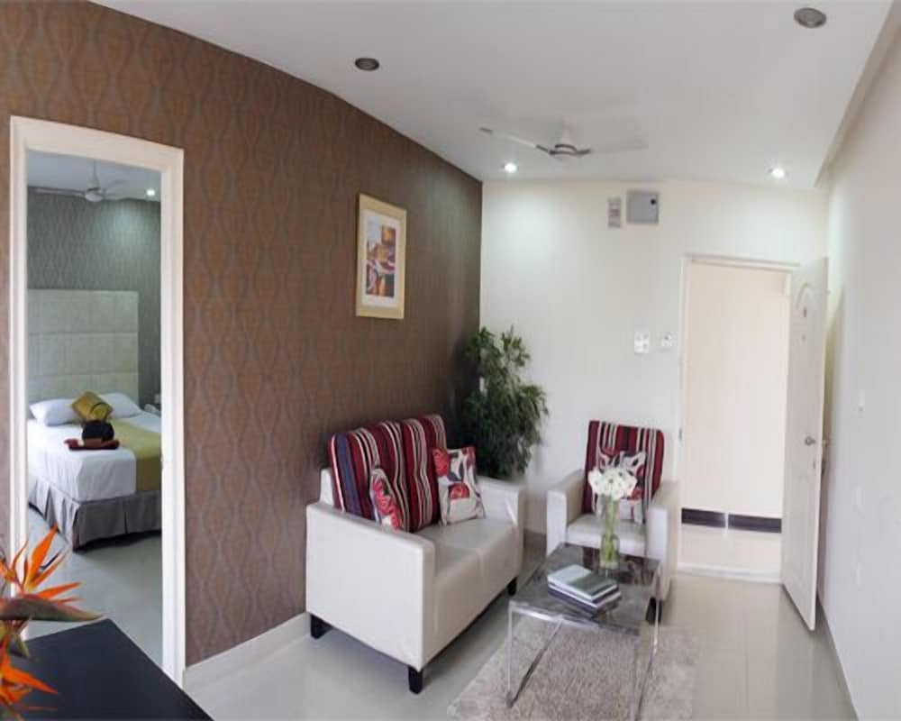 Hotel At Home Suites 29/40