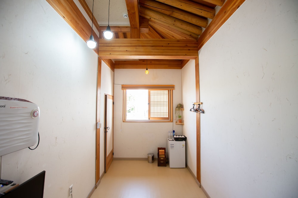Nabijam Hanok Hotel 14/61