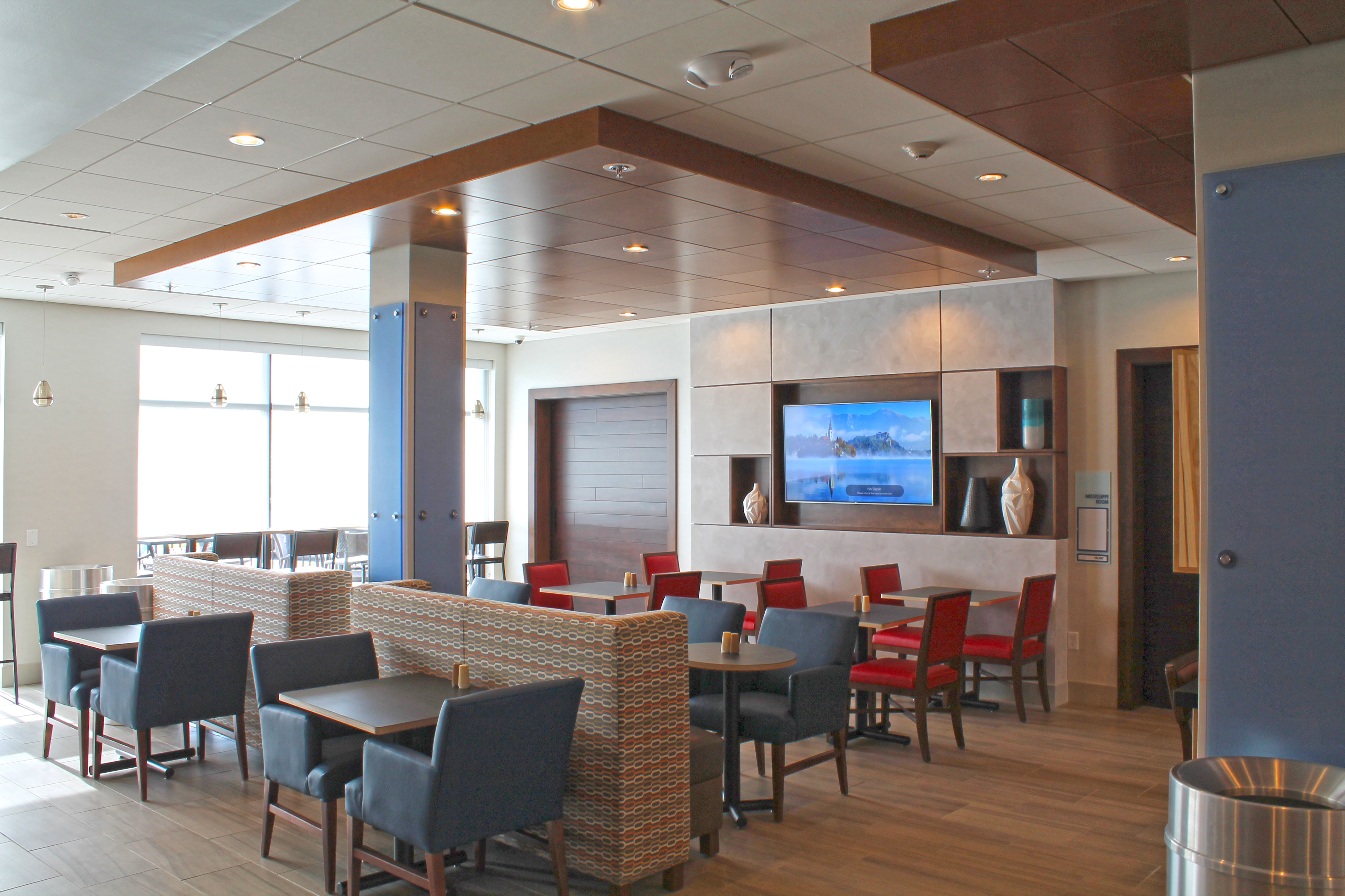 Holiday Inn Express Suites St Louis South I 55 35/52