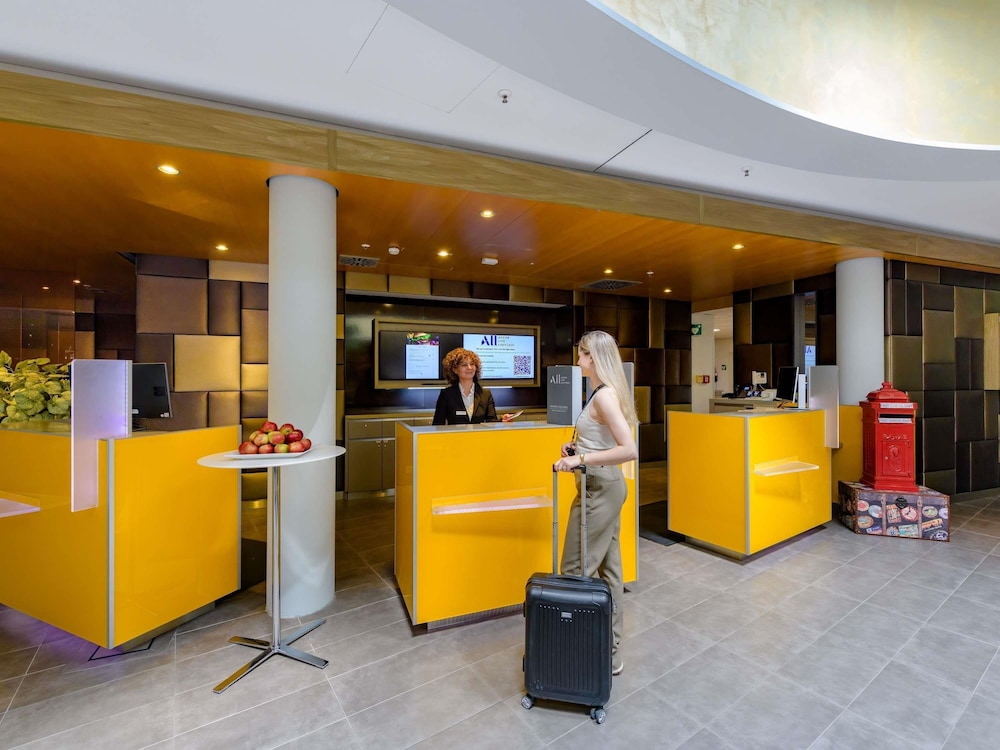 Lobby at Novotel Munchen Airport, FREISING