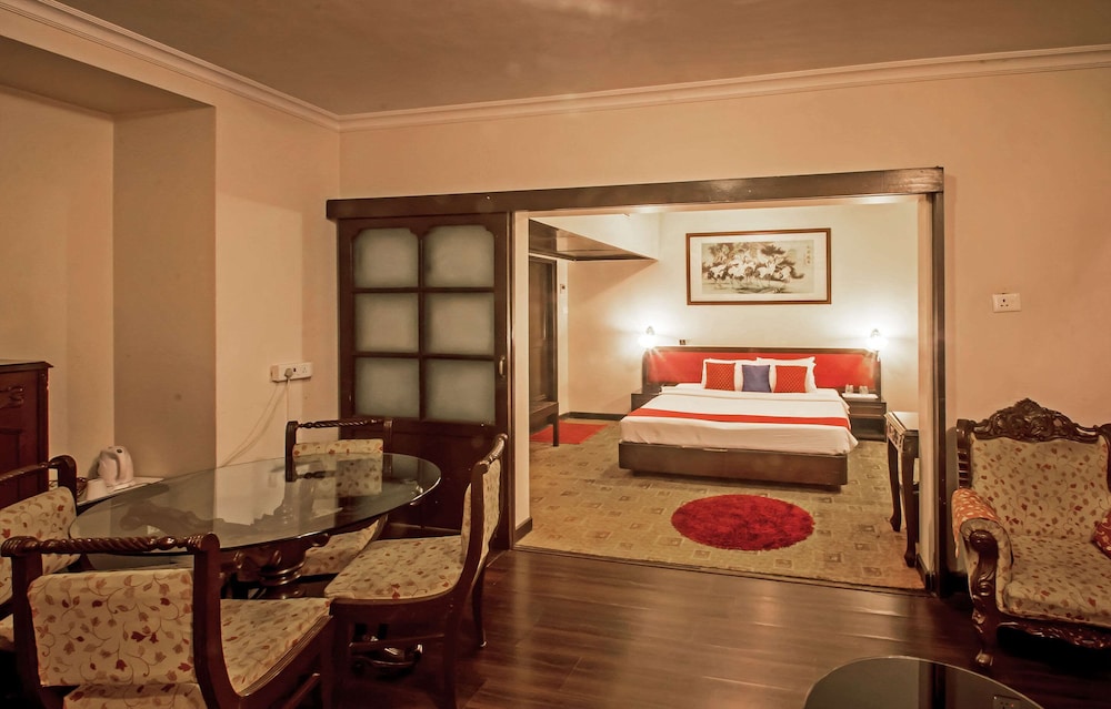 Quality Inn Regency Nasik 50/66