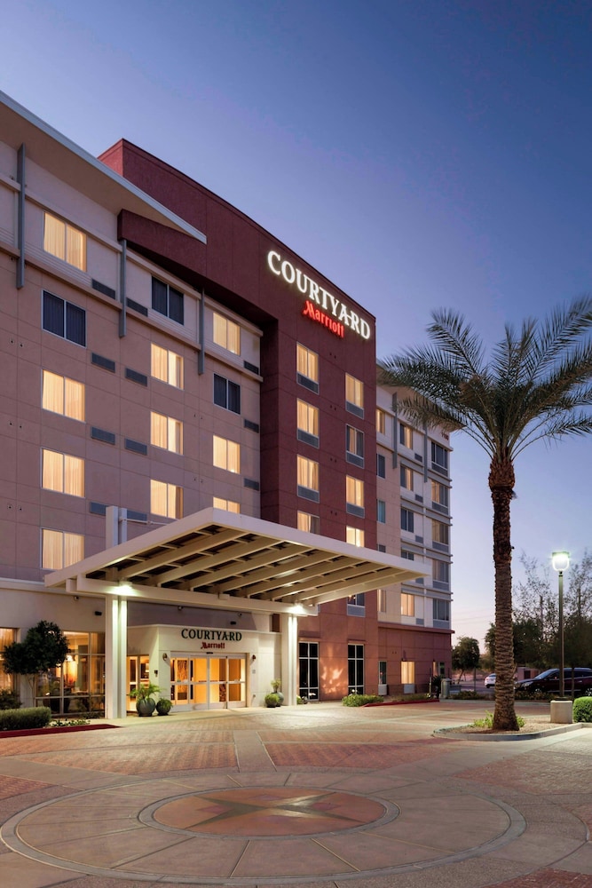 Courtyard Phoenix Chandler/Fashion Center 5/50