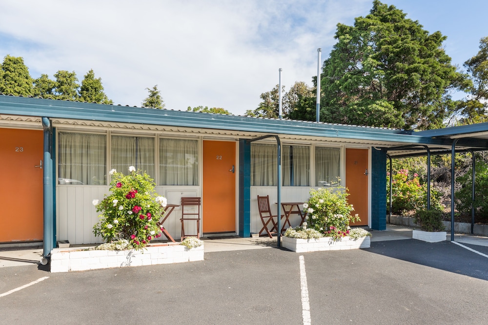 Riverfront Motel & Villas 4/78