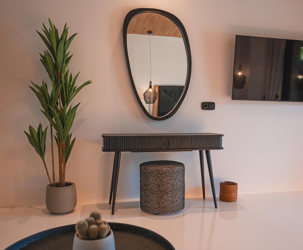 Ftelia Black Villas 7/50