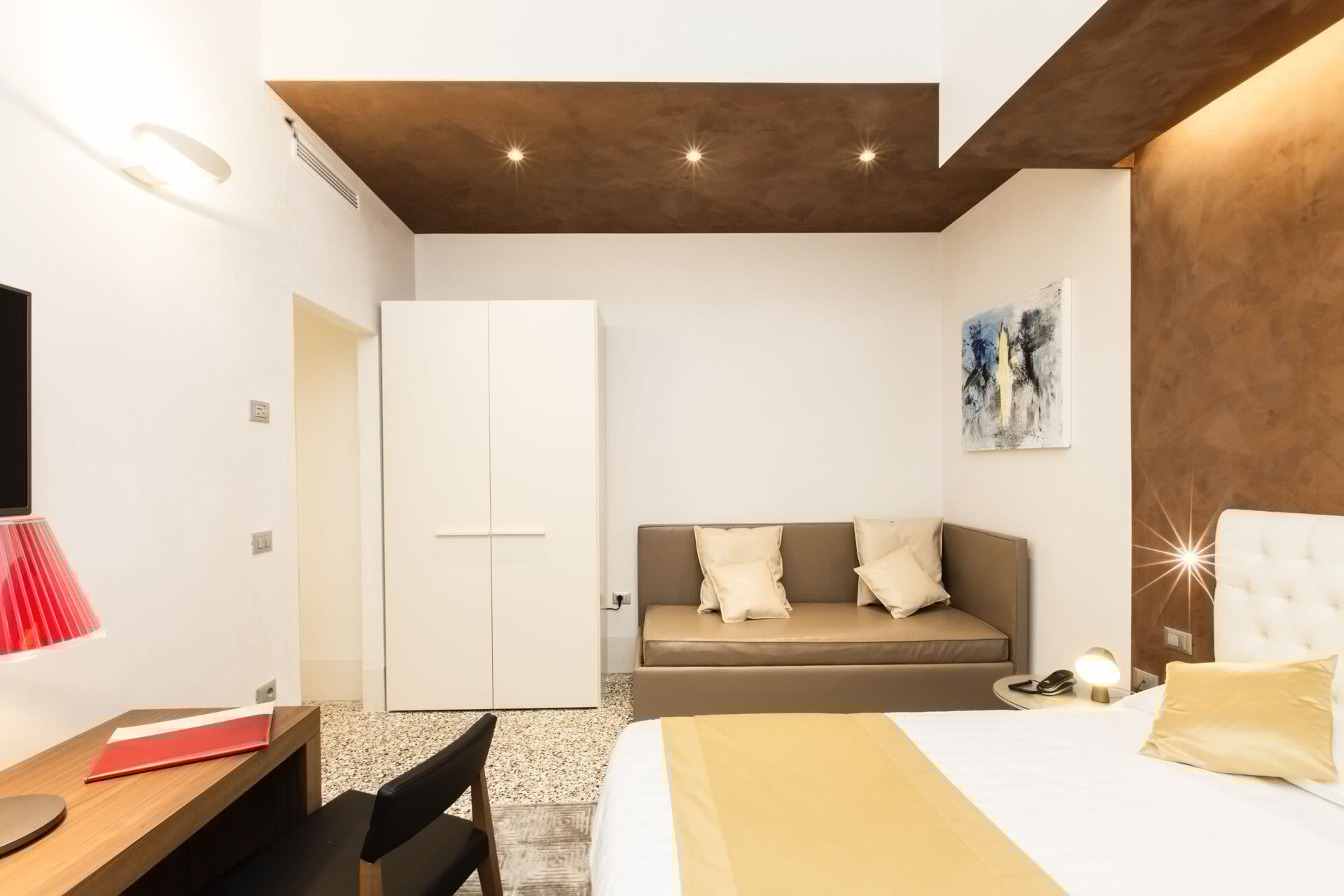 DELUXE, QUADRUPLE, TWIN BEDS, SOFA, ANNEX
