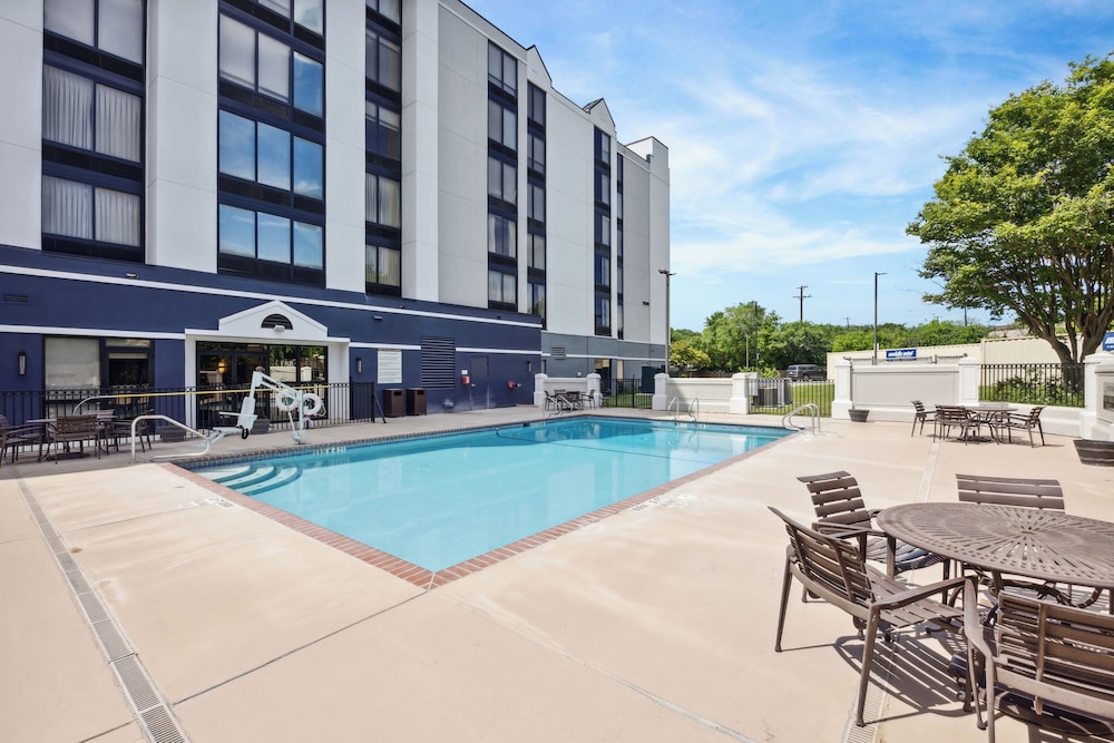 Hyatt Place San Antonio - Northwest/Medical Center 74/76