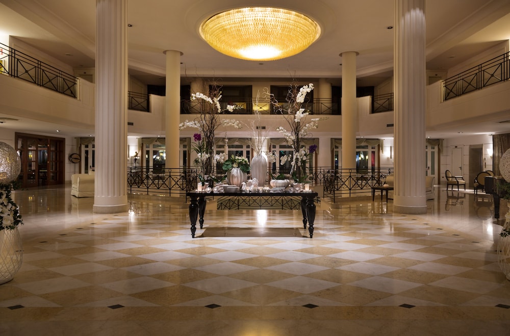 Savoy Beach Hotel 6/50