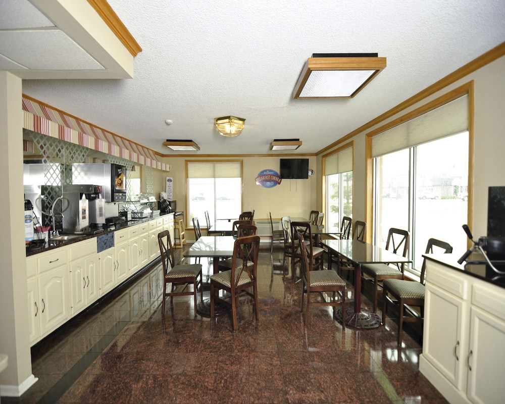 Baymont By Wyndham Sandusky 30/40