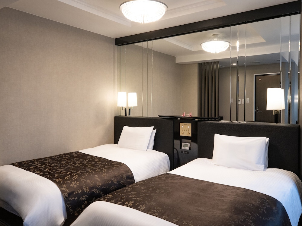 DELUXE, TWIN BEDS