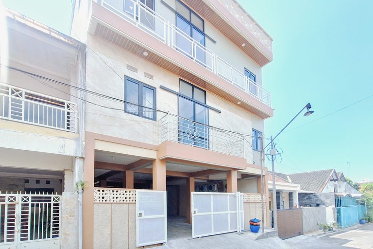 RedDoorz near Malang Creative Center 1/11