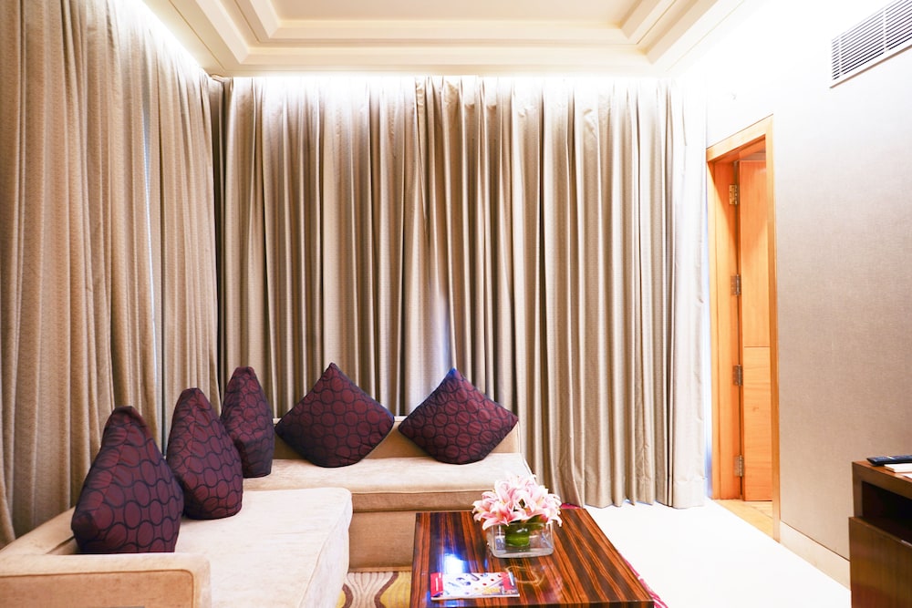 Crowne Plaza Gurgaon 41/82