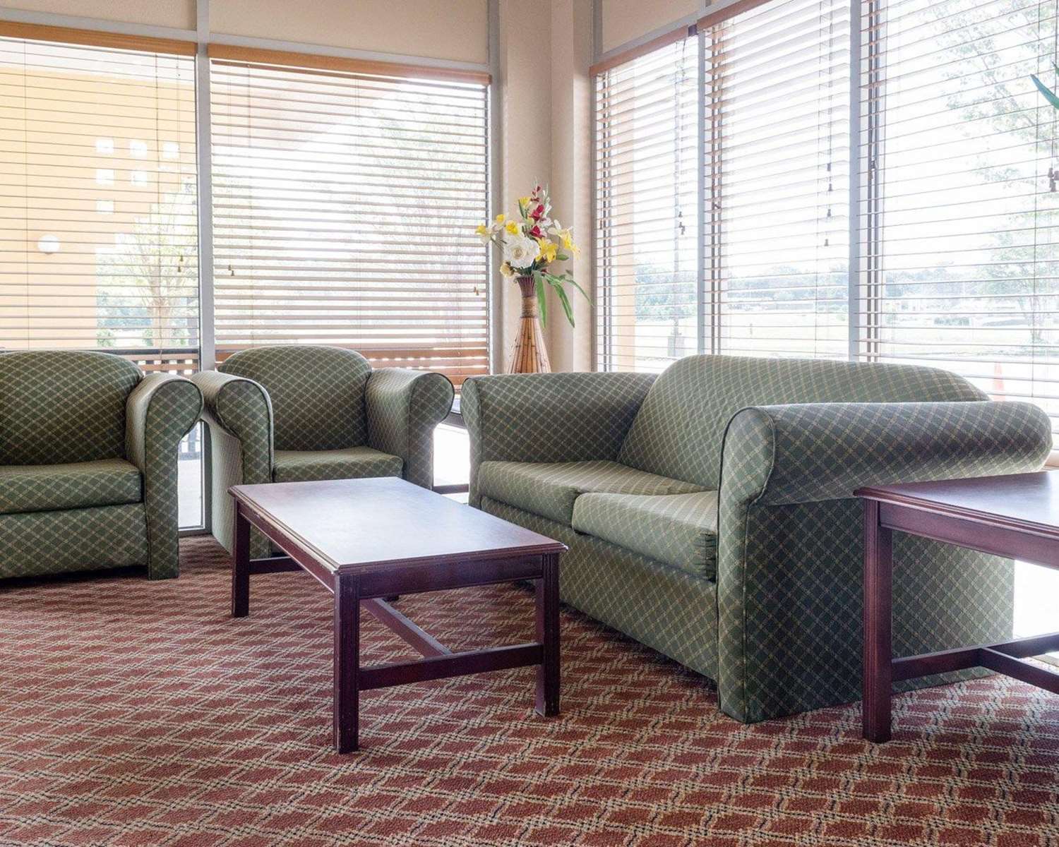 Quality Inn Louisville MS 19/22