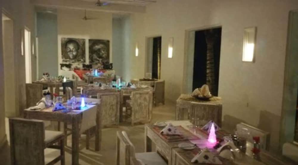 The Villa Luxury Suites Hotel 23/43
