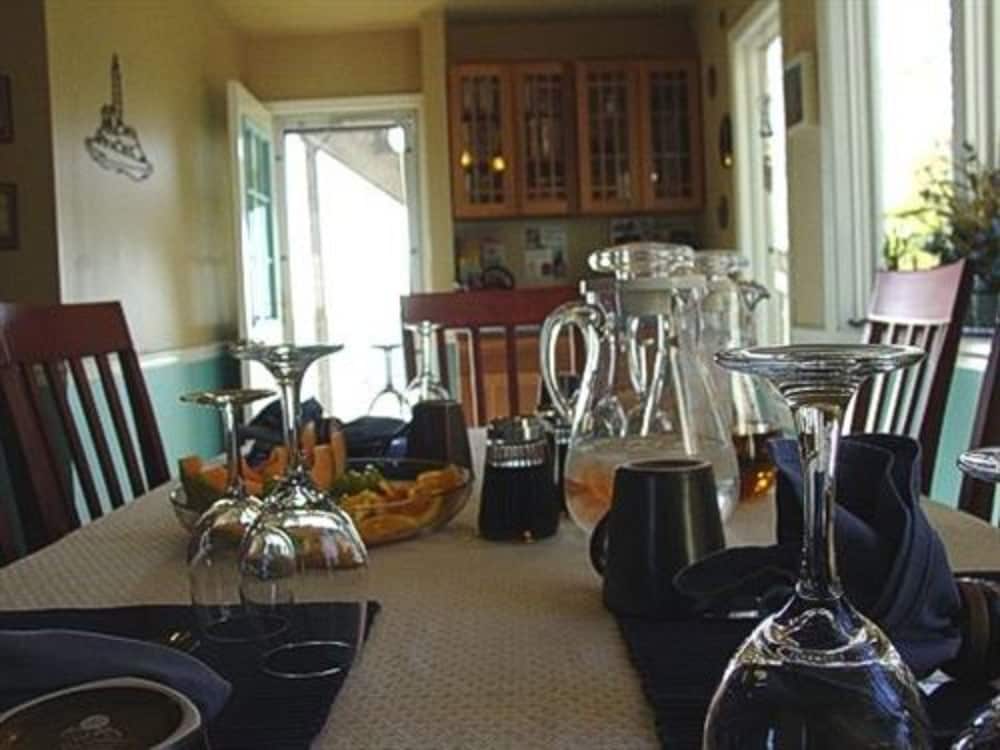 at the Waters Edge Bed &amp; Breakfast 48/61