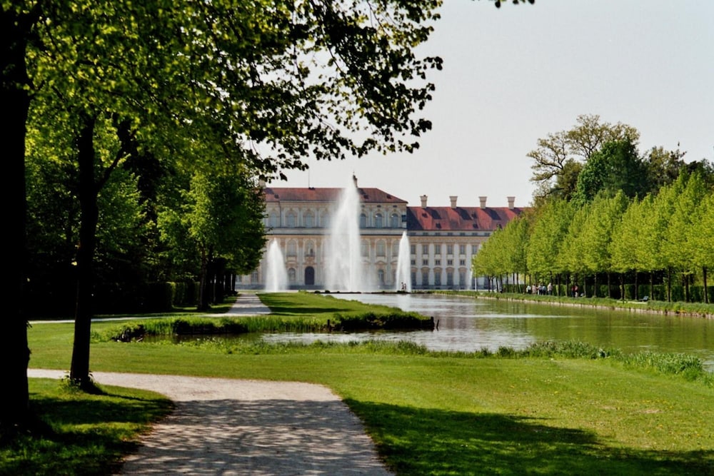 Hotel Blauer Karpfen 45/49