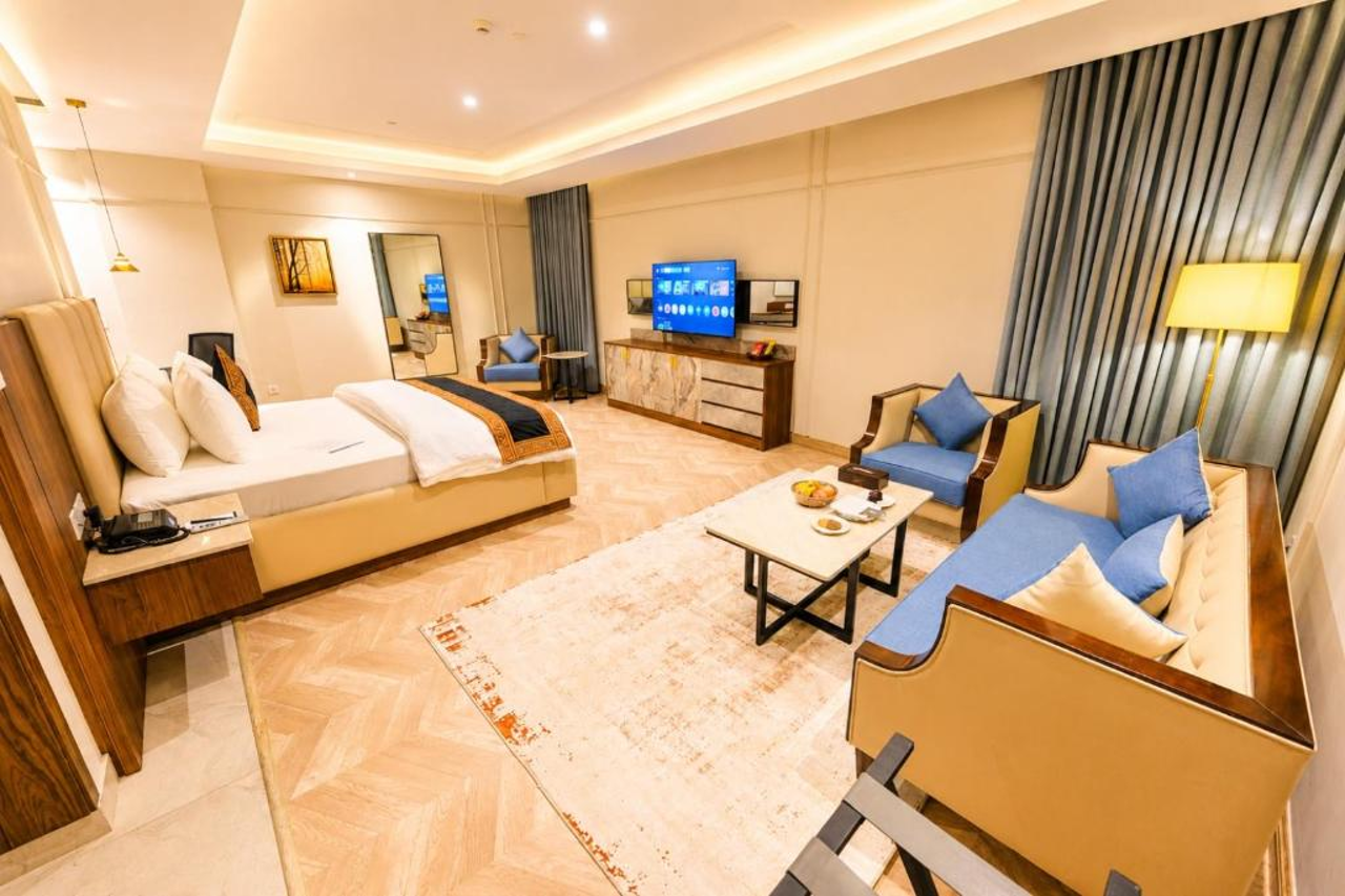 Hotel Space Crest 7/10