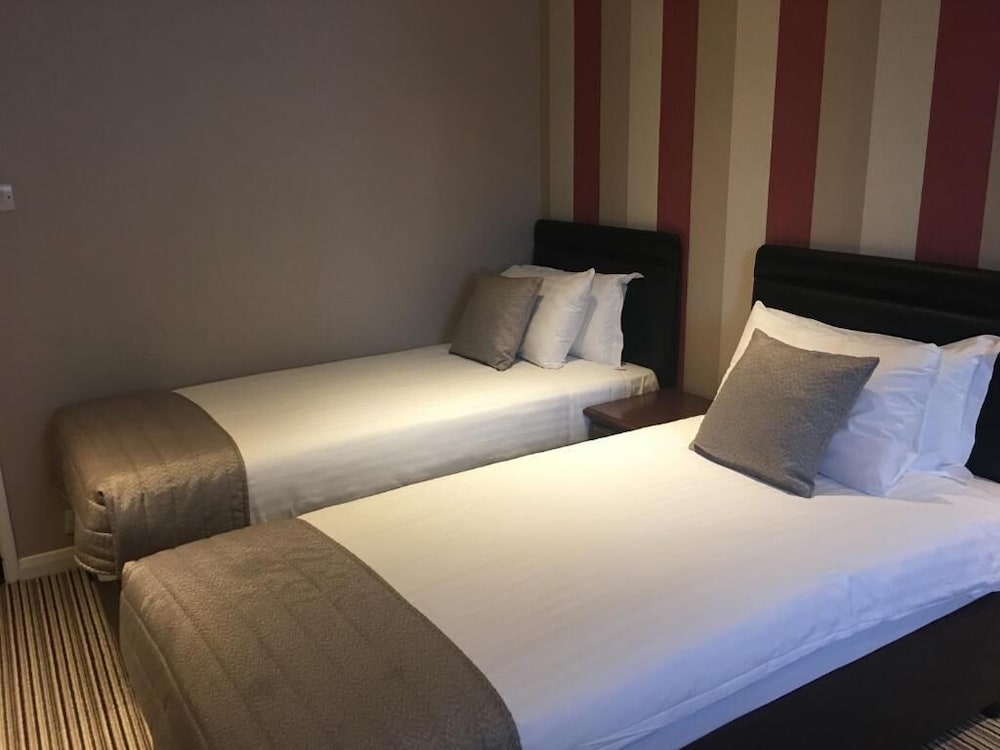 The Victoria Hotel 25/53