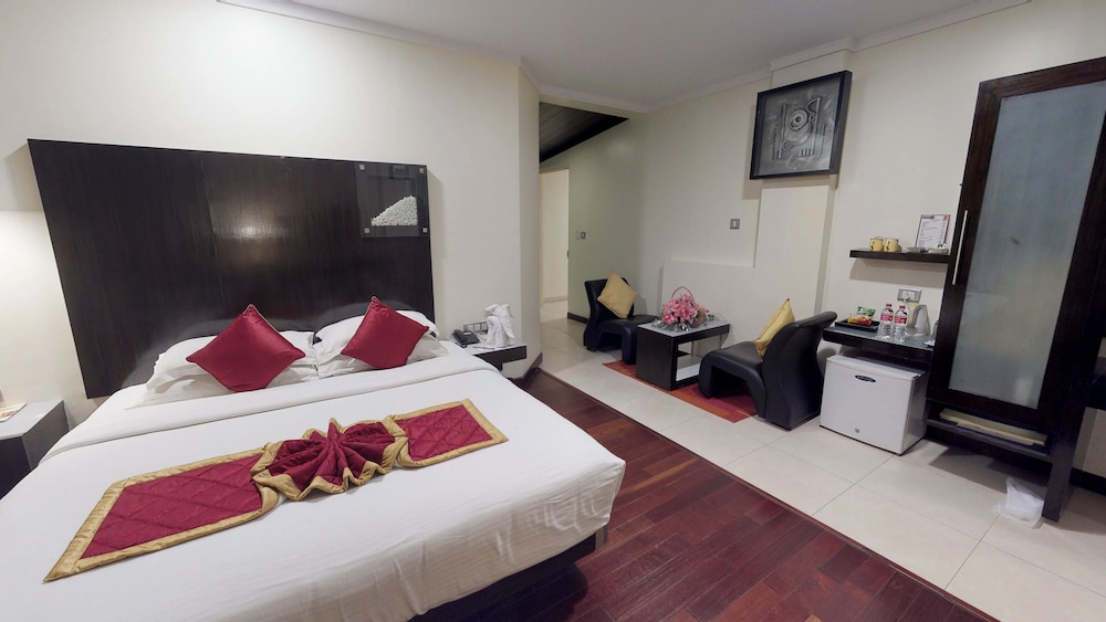 37th Crescent Hotel 16/50