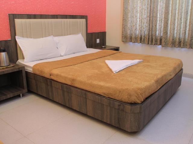 Hotel Sai Gurusthan 30/70