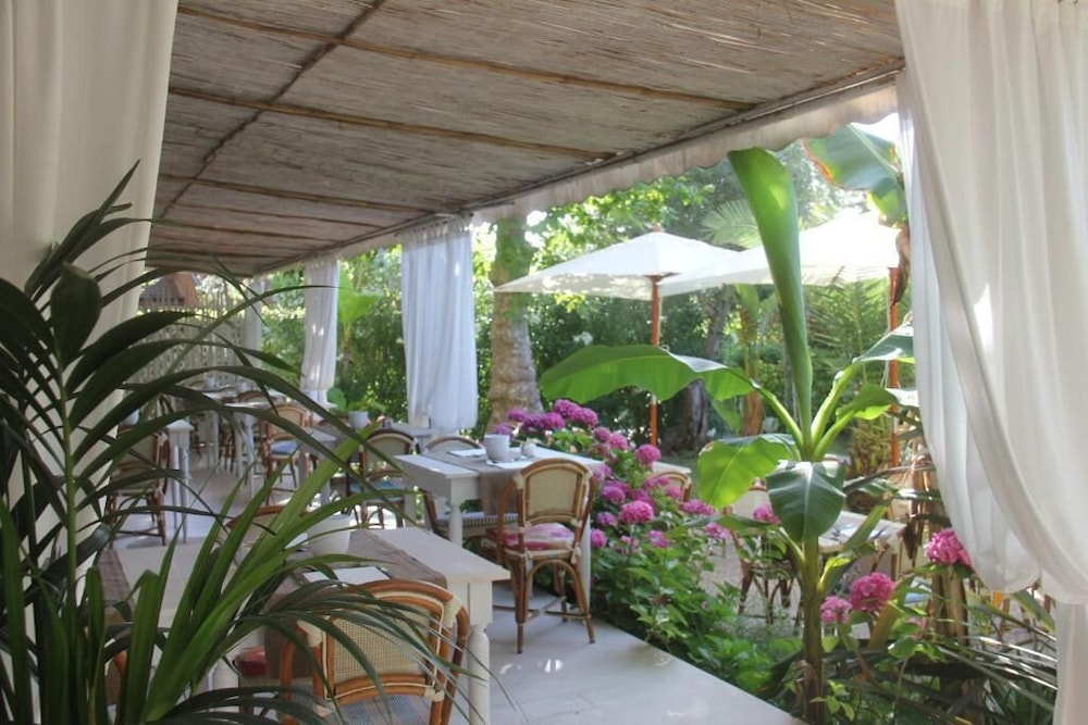 Hotel Bijou 44/58