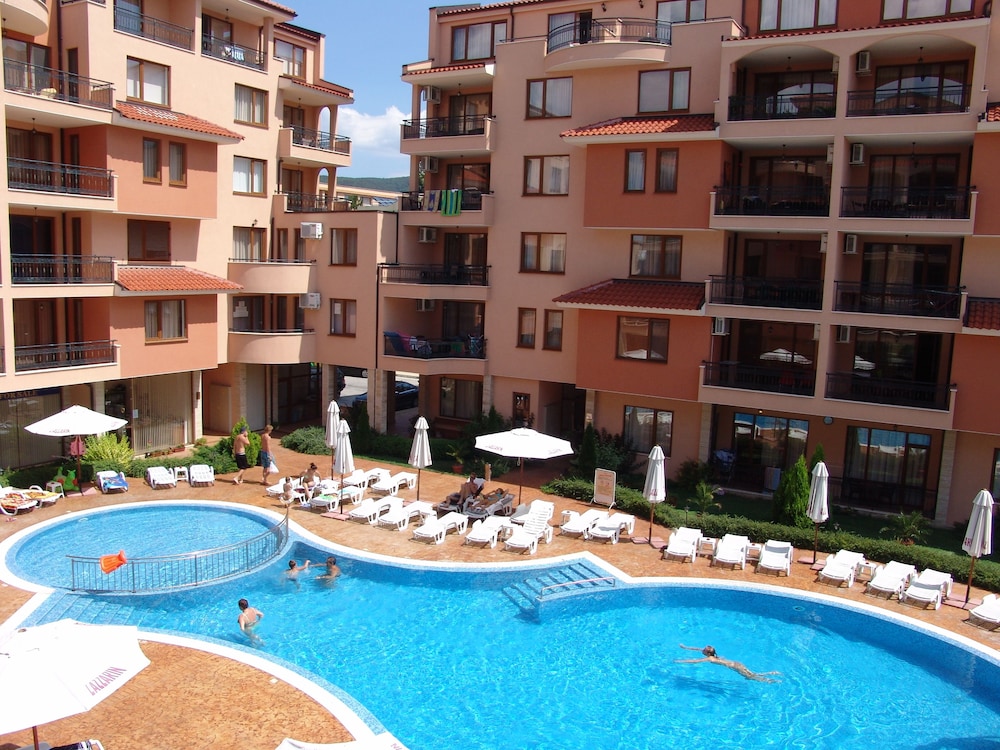 Efir Aparthotel 14/50