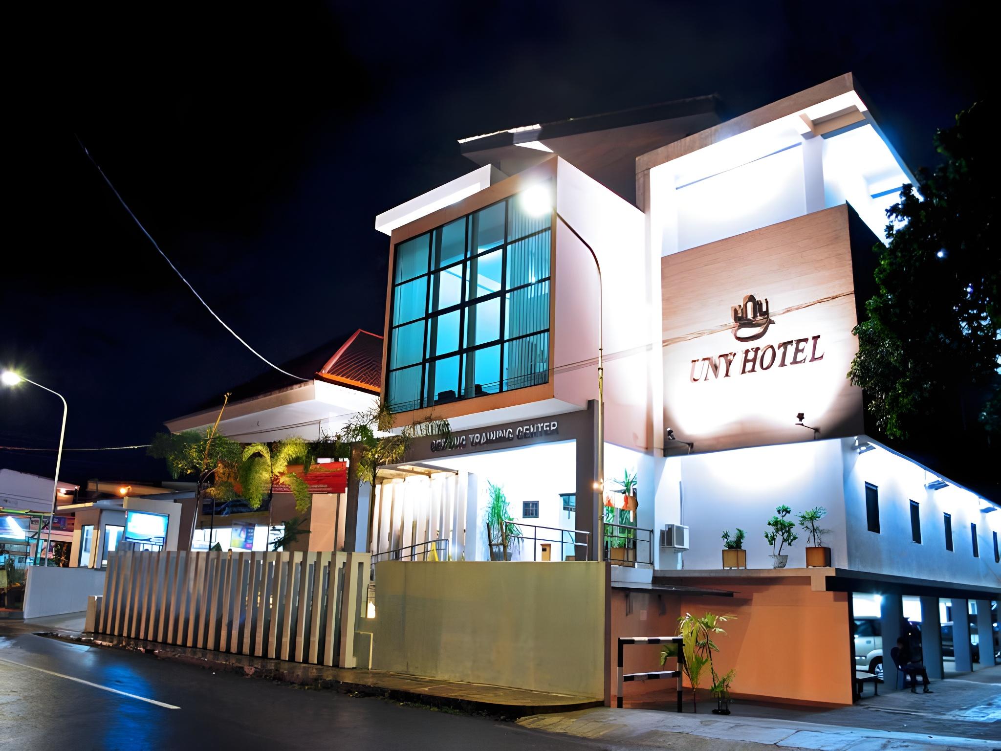 UNY HOTEL 1/24