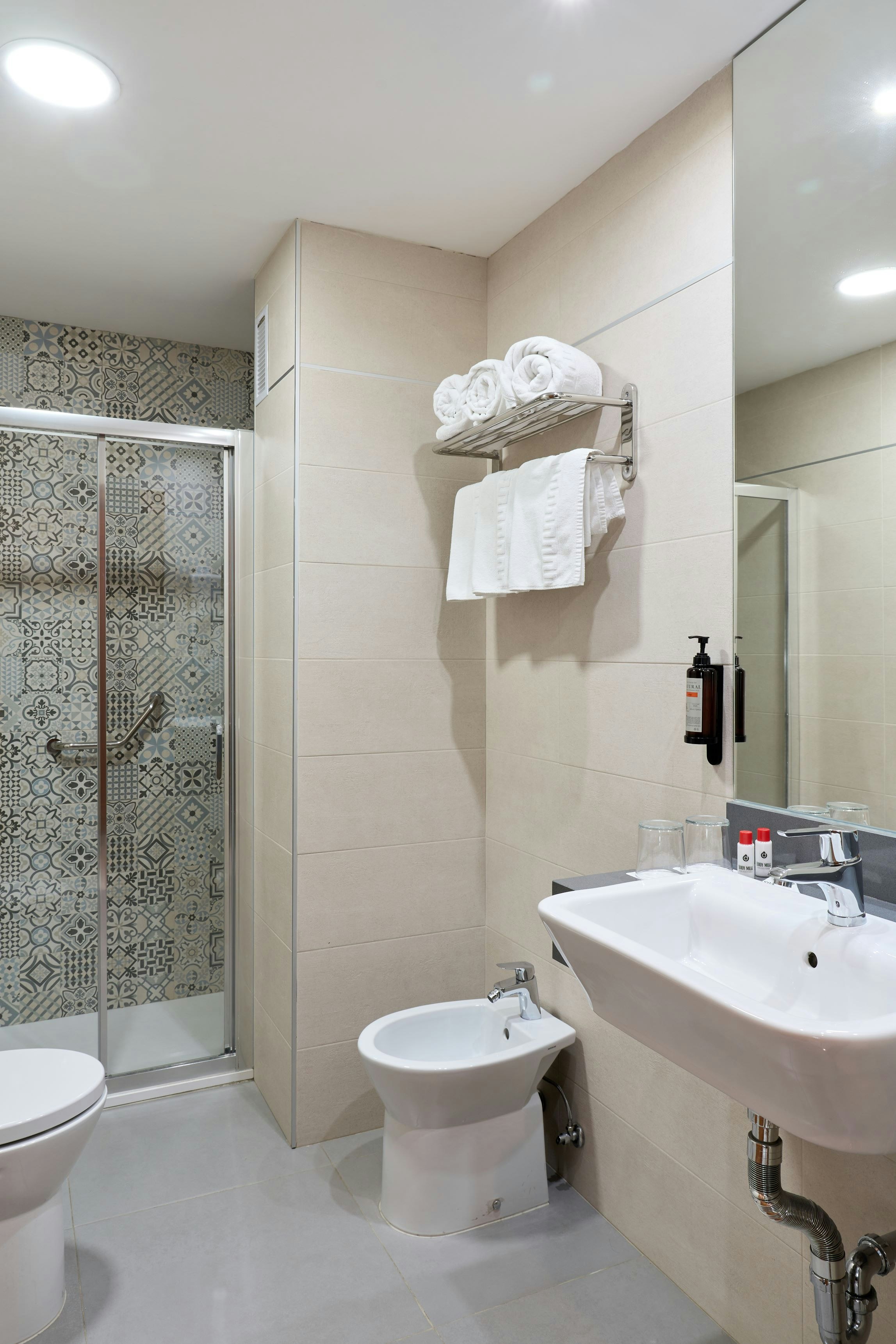 Navas Hotel 78/82