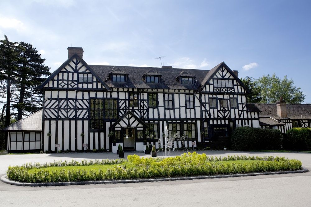 The Manor Elstree 1/64