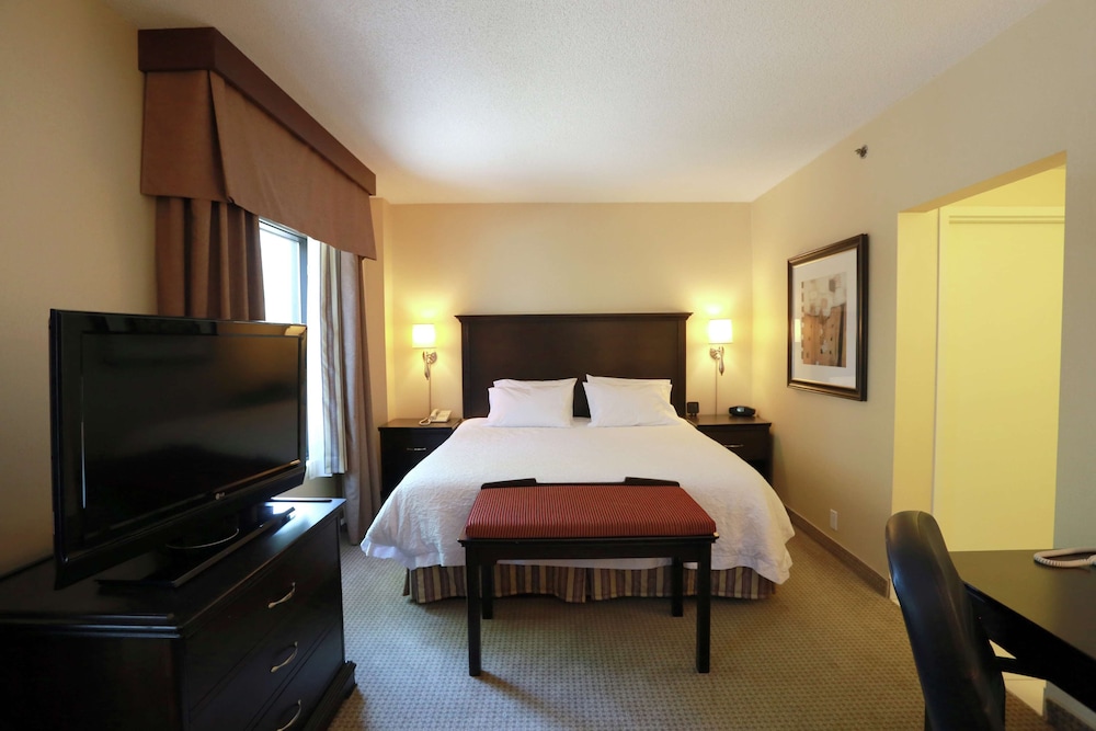 Hampton Inn and Suites by Hilton Laval 21/71