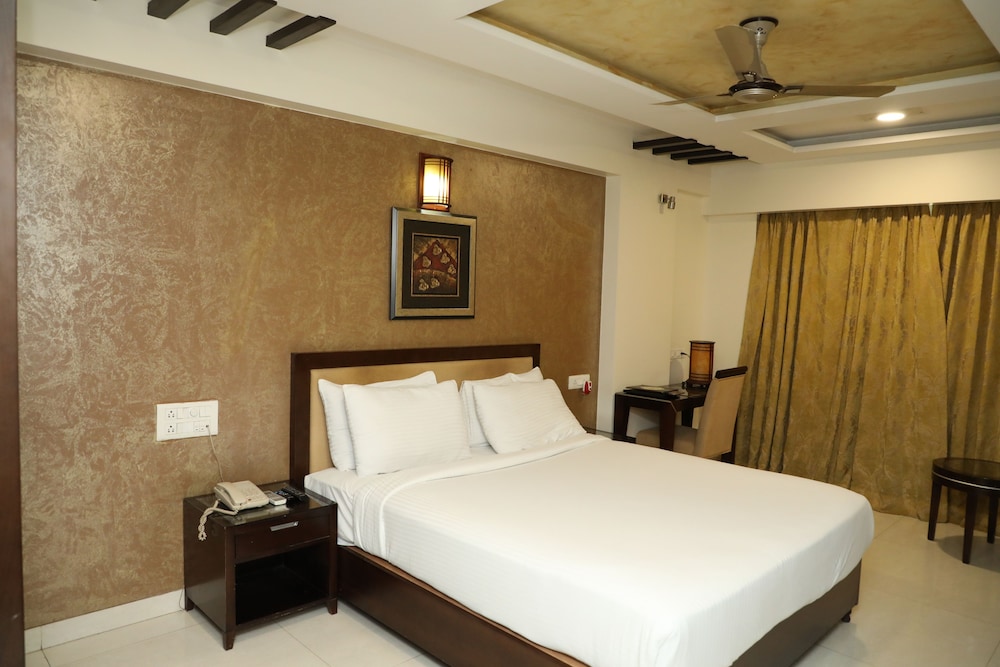 Hotel Anantha Executive Suites 6/18