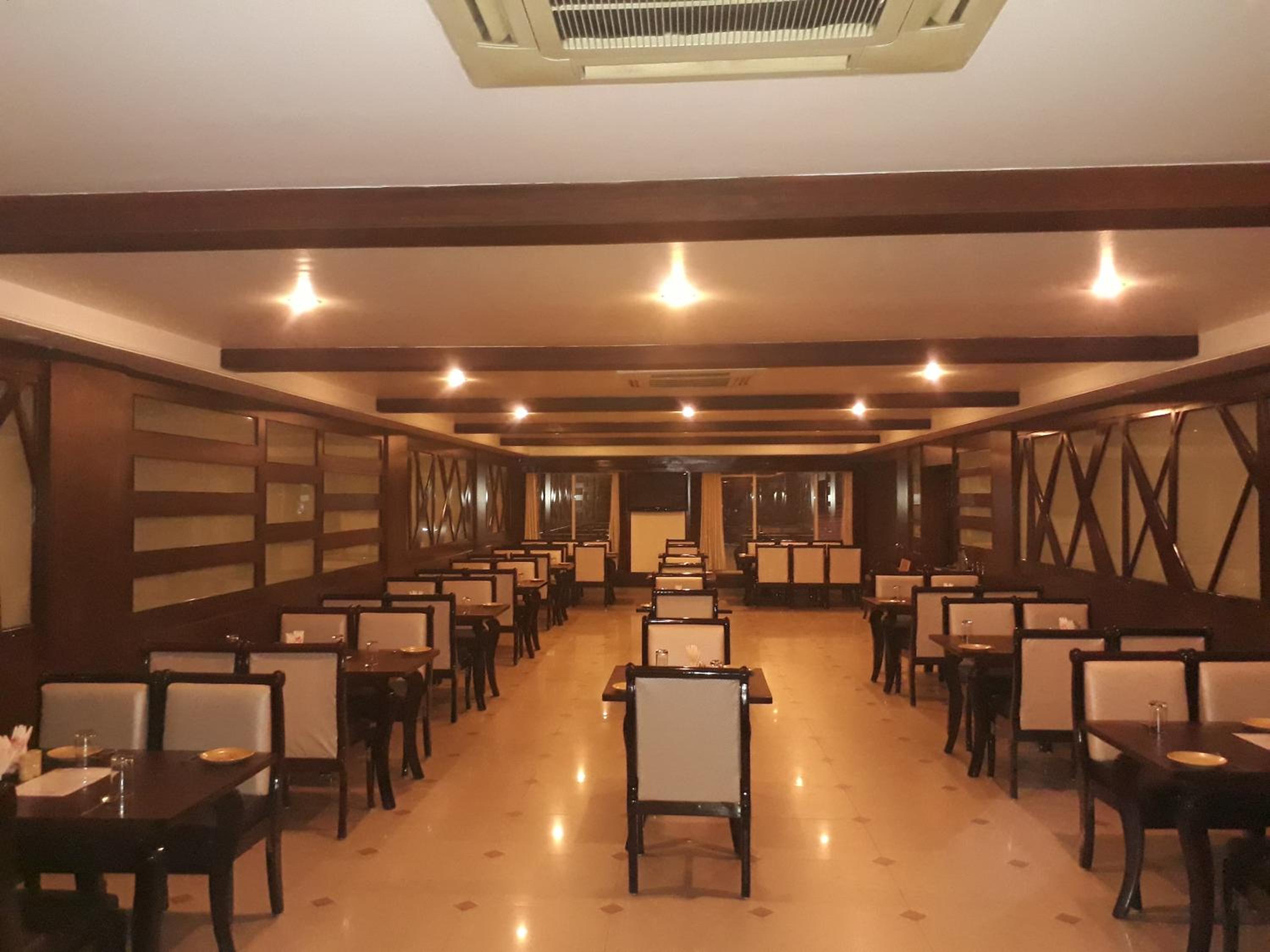 Hotel Sarthak 27/36