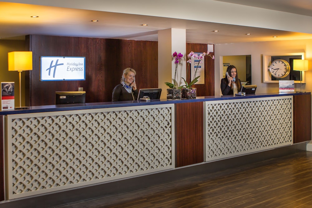 Holiday Inn Express Royal Docks 8/59