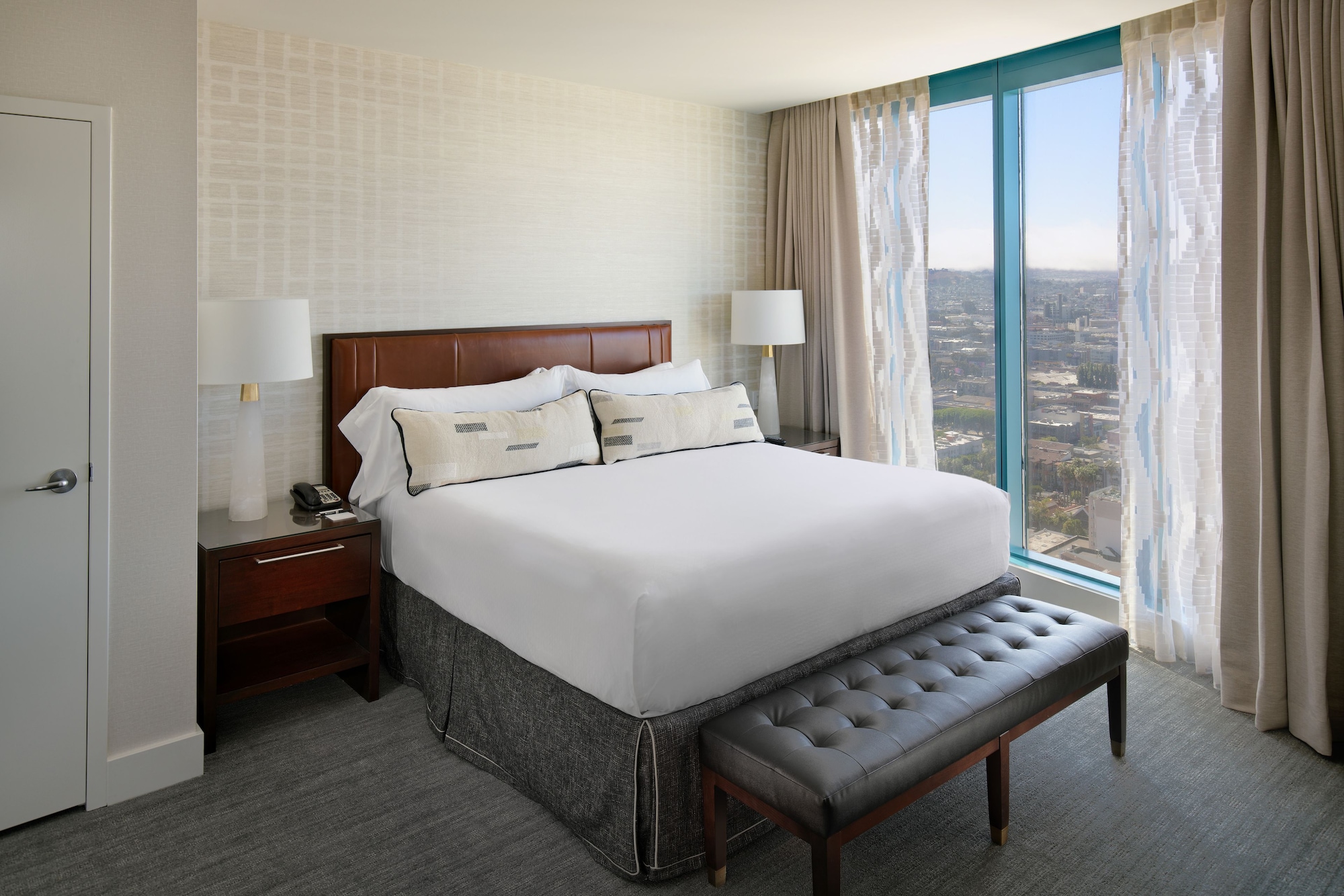1 Bedroom, Suite, Single Bed, West Side