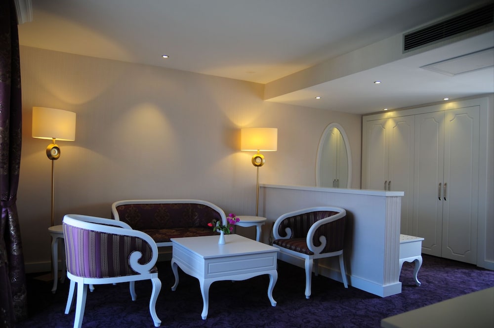 Han Deluxe Hotel 23/45