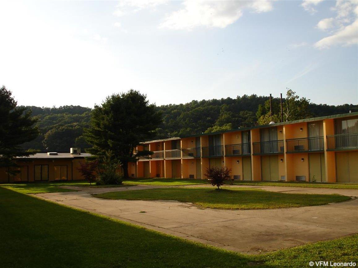 Pocono Inn At Water Gap 2/50