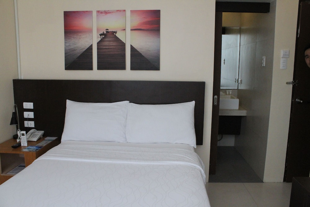 Ocean Suites Boutique Hotel 32/66