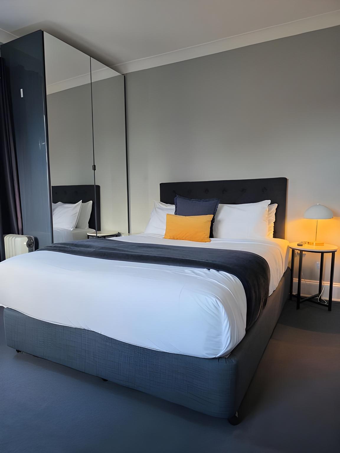 Designer, Studio, Double Bed