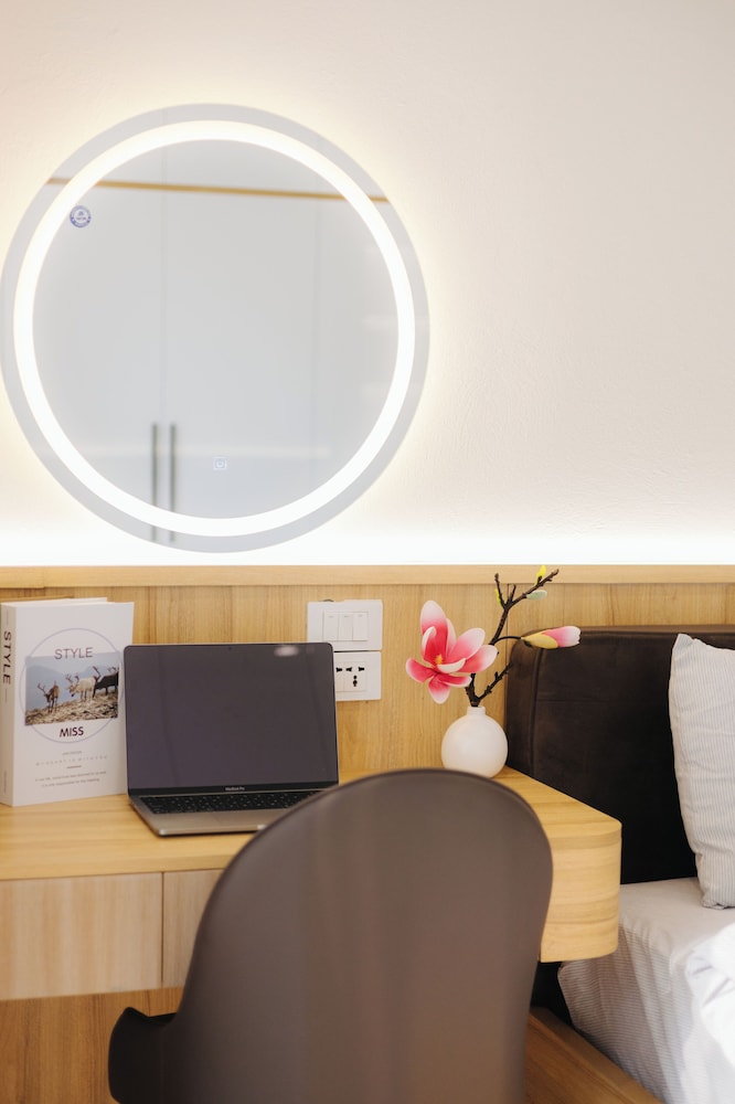 Wisteria Luxury Apartment 4/50