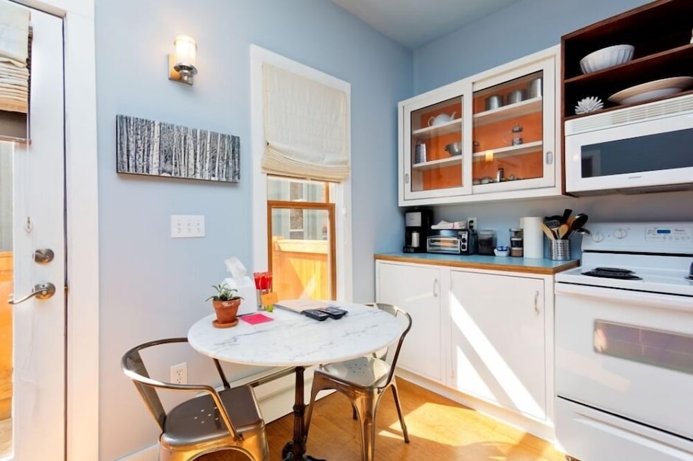 Boise Guest House 50/51