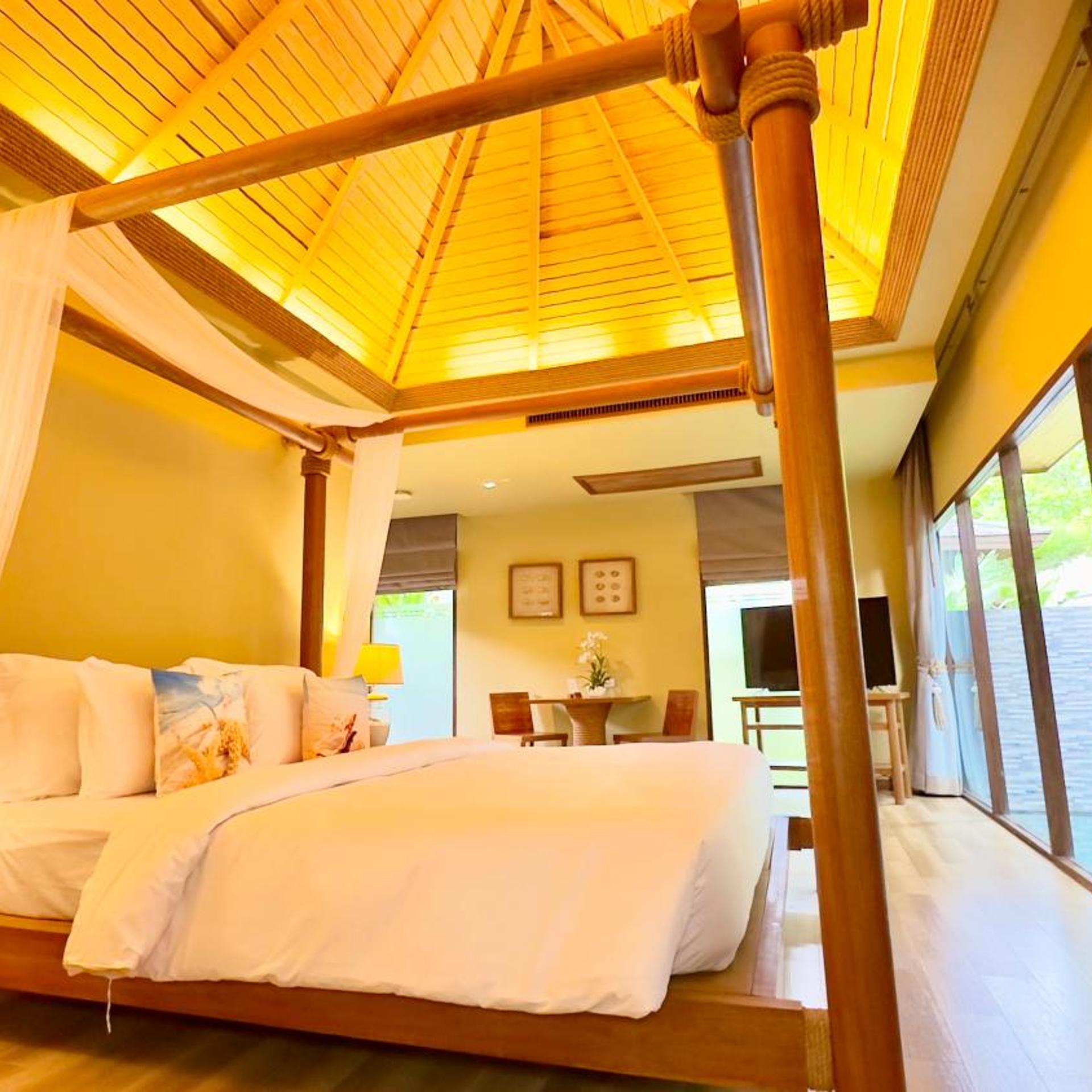 Pool, Villa, King Bed