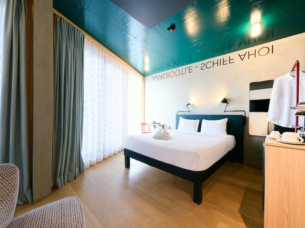 EXECUTIVE, DOUBLE BED