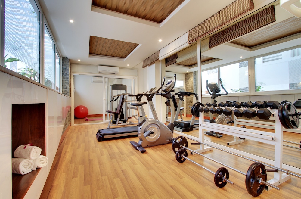 White Castle Corporate Residences 23/50