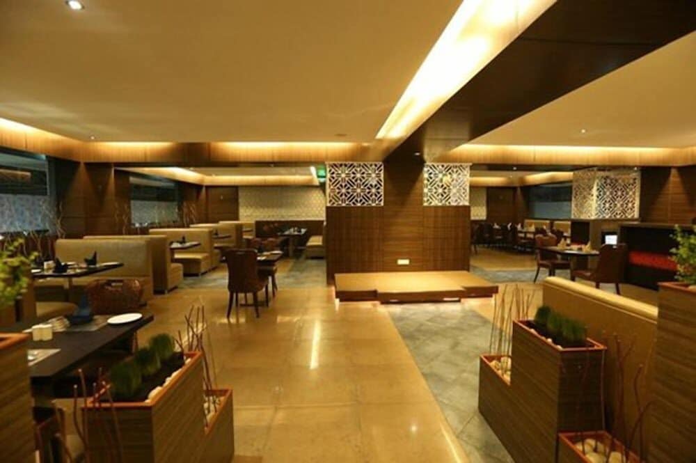 The Contour Hotel 16/17