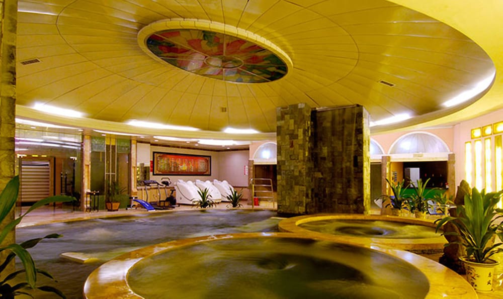 Lijiang Waterfall Hotel 38/71