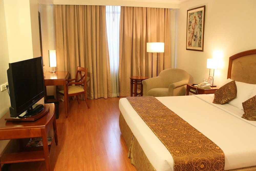 Hotel Supreme Convention Plaza 16/36