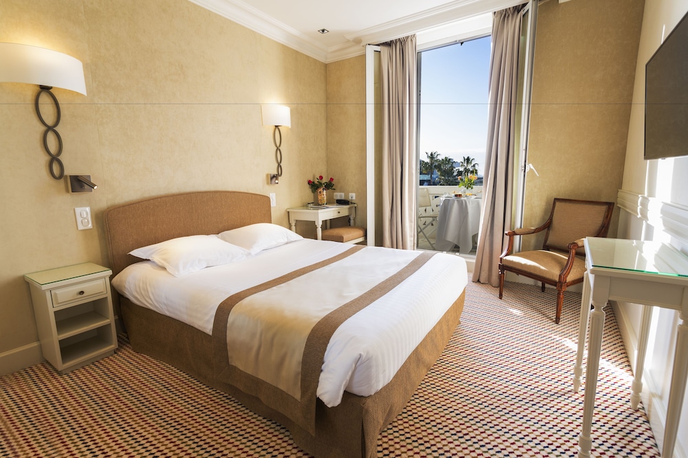 CLASSIC, DOUBLE BED, SEA VIEW