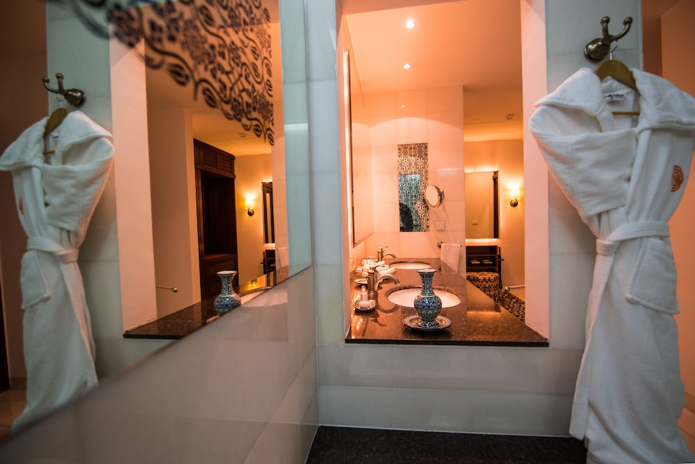 DUSHANBE SERENA HOTEL 44/70