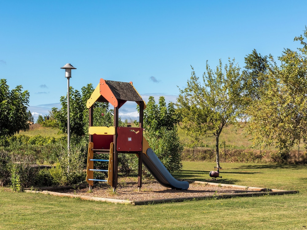 Residence Vacanceole Port Minervois / Les Hauts du lac 33/67